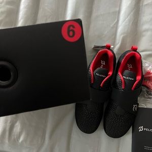 NWT peloton bike shoes size 6 woman’s